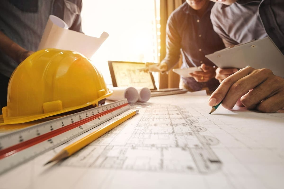 The Comprehensive Guide to Planning and Executing Modern Industrial and Healthcare Construction